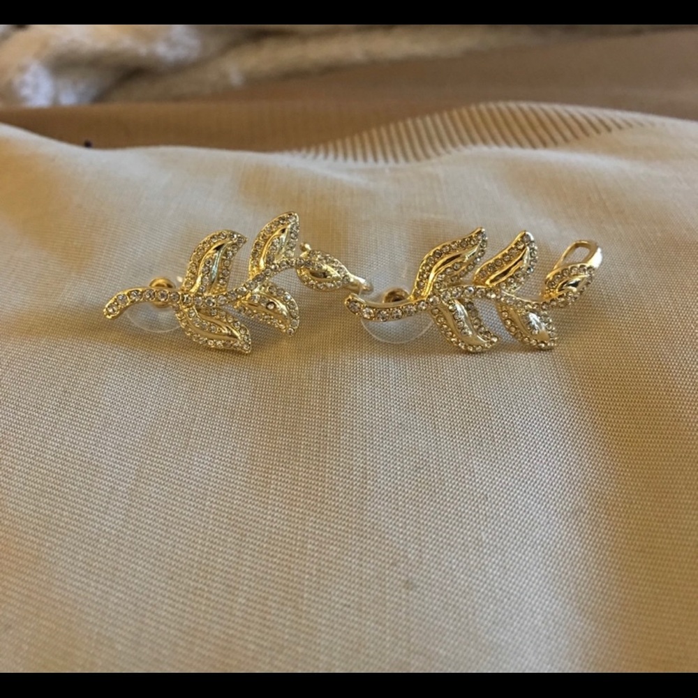 Sparkly Bauble Bar Ear Crawler / climbers